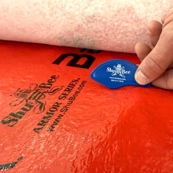 BeeArmor_Living_Cutting_Red_02_1220x1200